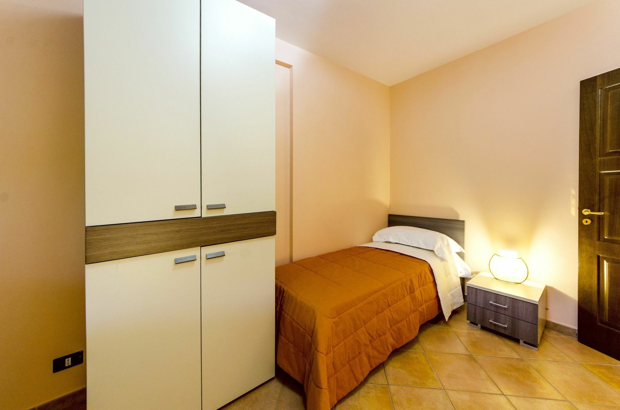 Residence Hydria Кампофеличе ди Рокела Екстериор снимка